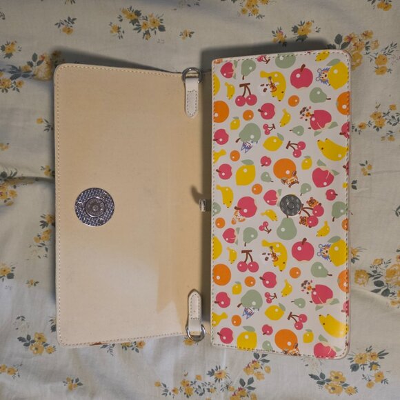 EUC Animal Crossing Switch Case - Picture 3 of 4